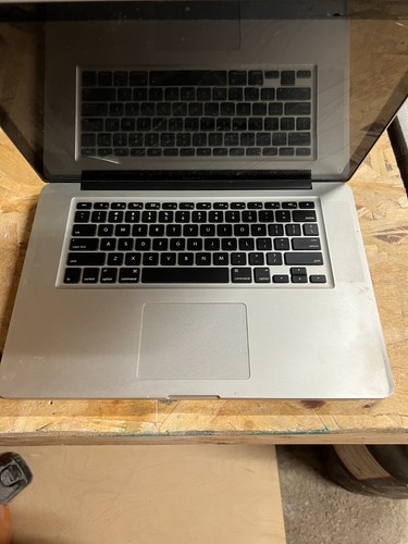Mac book pro - book, 15"